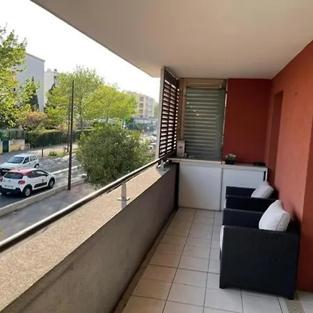 Superbe Appart 2 Pieces 8 Min A Pied De La Mer Apartment Frejus