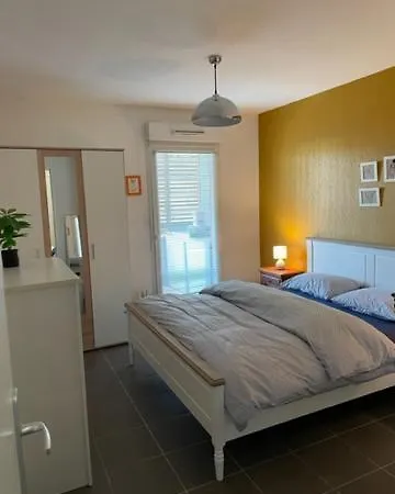 Apartment Superbe Appart 2 Pieces 8 Min A Pied De La Mer Frejus